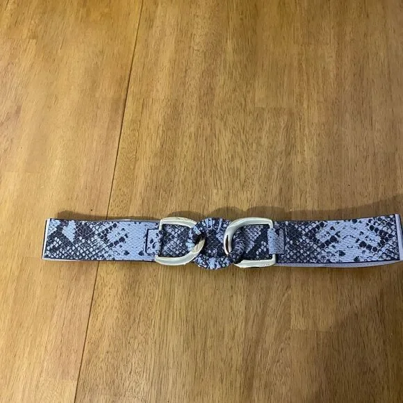 Michael Kors Gray Snakeskin-Print Leather Belt with Gold Hardware - Picture 3 of 9